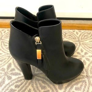 Black Aldo platform booties with zipper